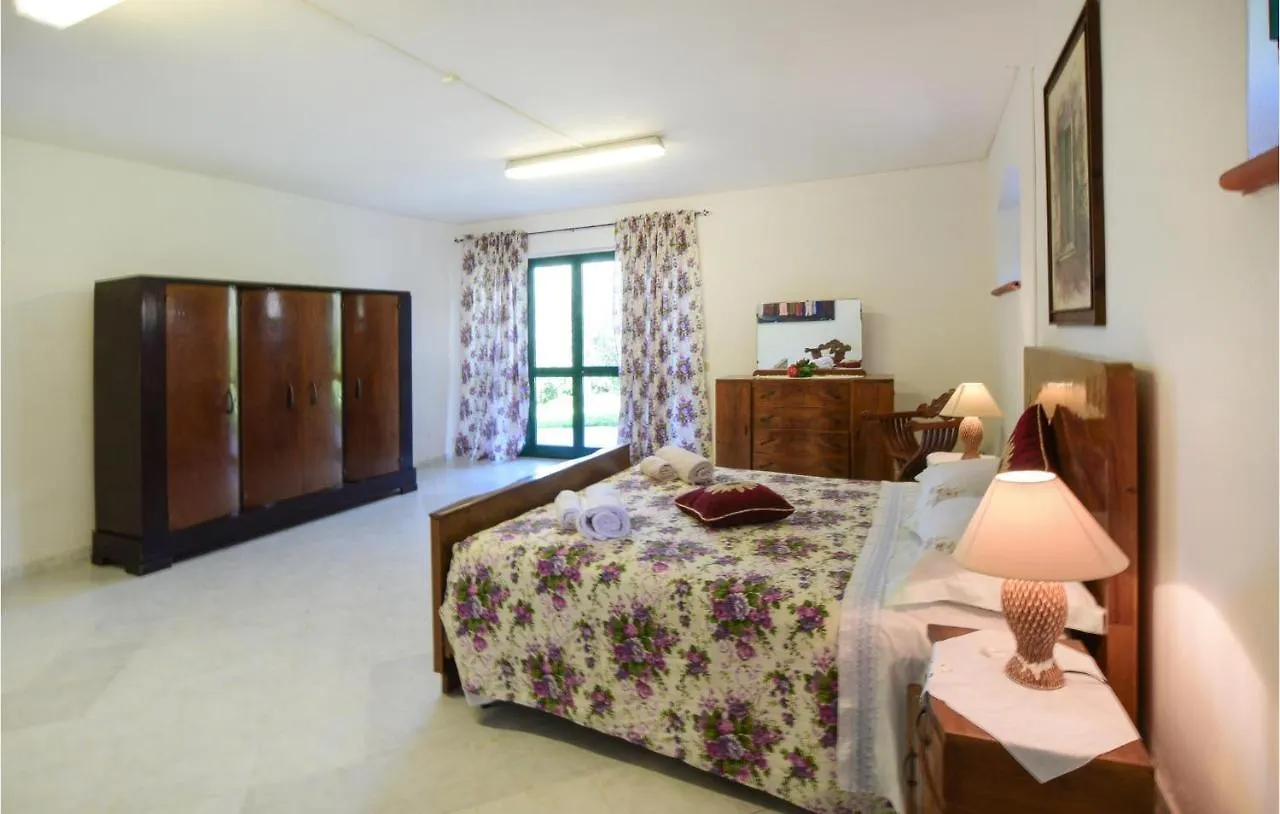 4 Bedroom Lovely Home In Santa Luce Italy